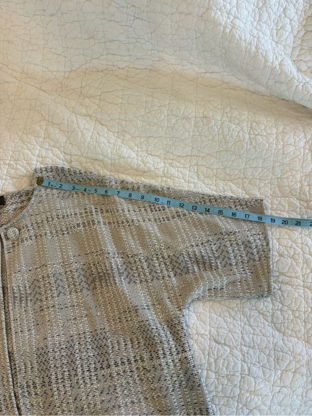 St. John Beige Metallic Tweed Cropped Jacket - Picture 6 of 7